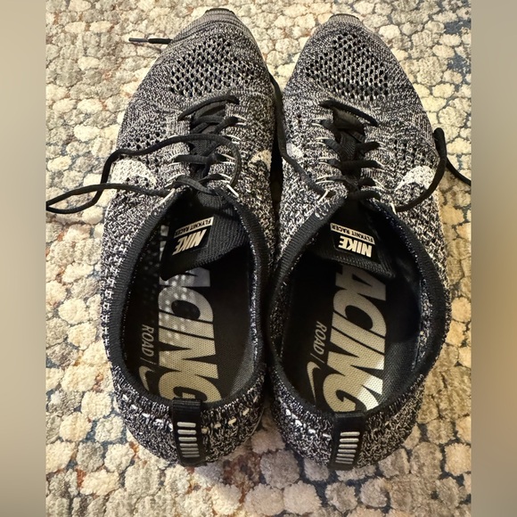 EXCELLENT CONDITION Nike Flyknit Racer Oreo Men’s Size 11 - Picture 5 of 8